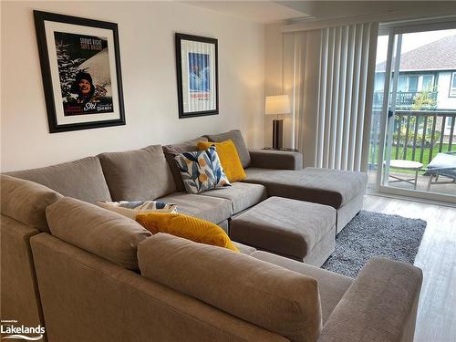 710 Johnston Park Avenue, Collingwood, ON - Indoor Photo Showing Living Room