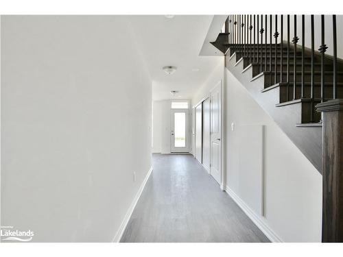 44 Wyn Wood Lane, Orillia, ON - Indoor Photo Showing Other Room