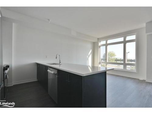 44 Wyn Wood Lane, Orillia, ON - Indoor Photo Showing Kitchen