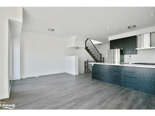 44 Wyn Wood Lane, Orillia, ON - Indoor Photo Showing Kitchen