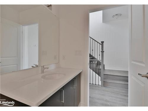 44 Wyn Wood Lane, Orillia, ON - Indoor Photo Showing Bathroom