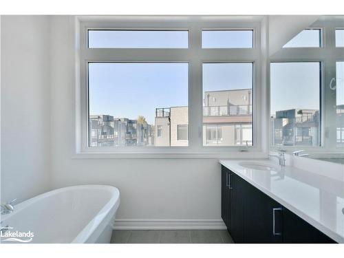 44 Wyn Wood Lane, Orillia, ON - Indoor Photo Showing Bathroom