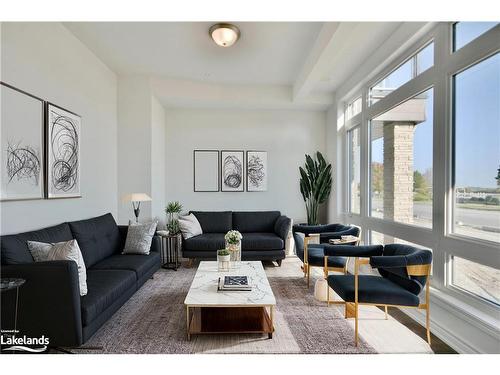 44 Wyn Wood Lane, Orillia, ON - Indoor Photo Showing Living Room