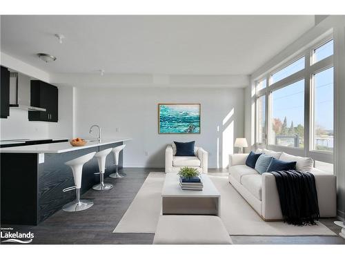 44 Wyn Wood Lane, Orillia, ON - Indoor Photo Showing Living Room