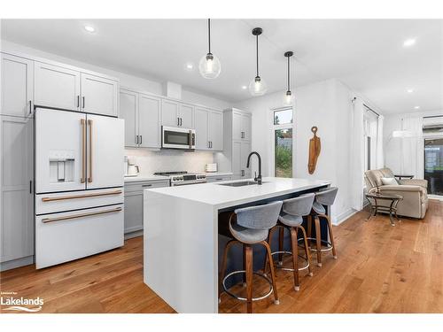 67 Jack Street, Huntsville, ON - Indoor Photo Showing Kitchen With Upgraded Kitchen