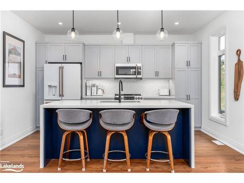 67 Jack Street, Huntsville, ON - Indoor Photo Showing Kitchen With Upgraded Kitchen