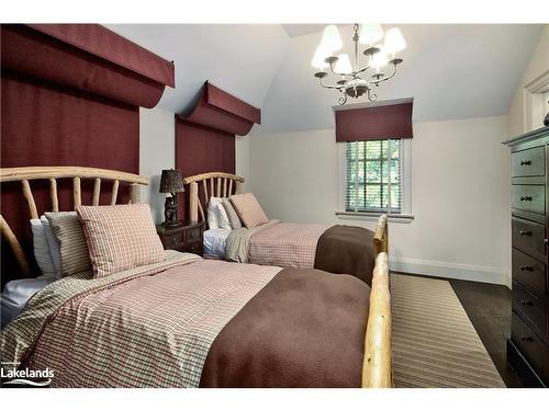 114 Hemlock Court, The Blue Mountains, ON - Indoor Photo Showing Bedroom