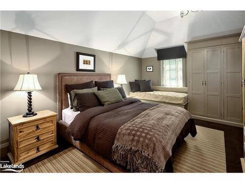 114 Hemlock Court, The Blue Mountains, ON - Indoor Photo Showing Bedroom