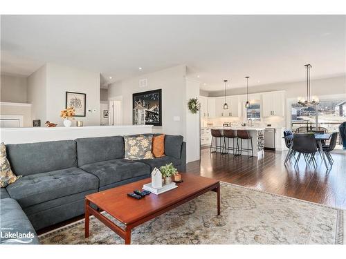 6 Millwood Court, Huntsville, ON - Indoor Photo Showing Living Room