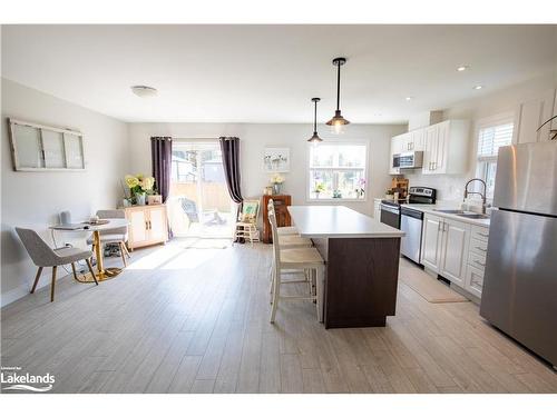 40 Nicole Park Court, Bracebridge, ON - Indoor Photo Showing Kitchen With Stainless Steel Kitchen With Upgraded Kitchen