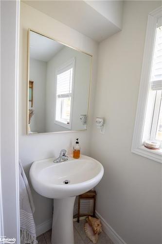 40 Nicole Park Court, Bracebridge, ON - Indoor Photo Showing Bathroom