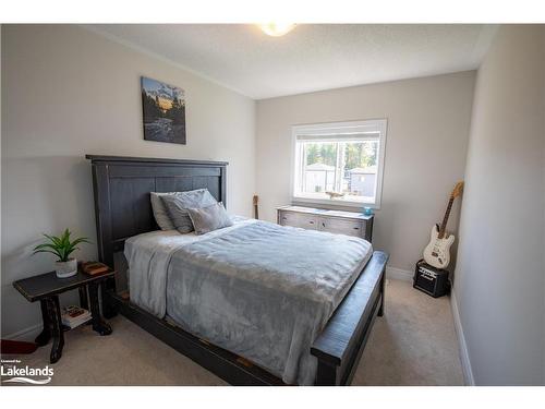 40 Nicole Park Court, Bracebridge, ON - Indoor Photo Showing Bedroom