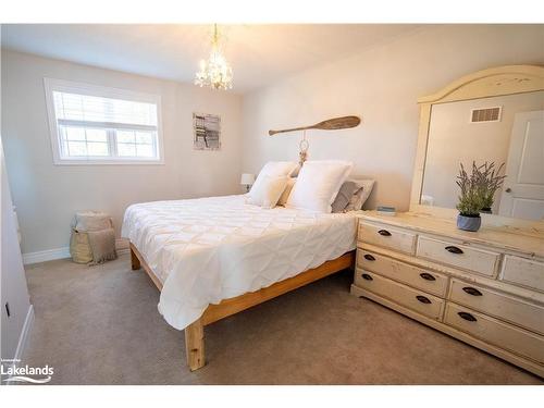 40 Nicole Park Court, Bracebridge, ON - Indoor Photo Showing Bedroom