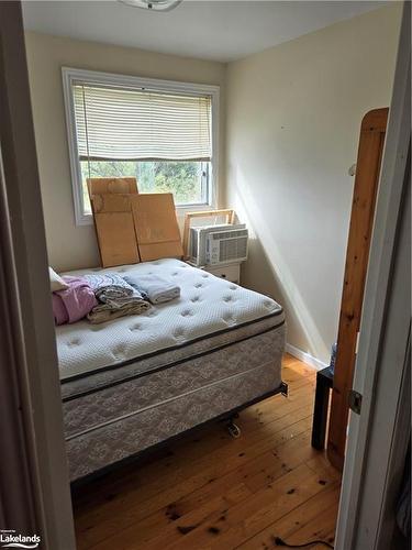 11 Rosedale Road Road, Byng Inlet, ON - Indoor Photo Showing Bedroom