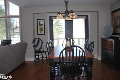 Carling 4 Week 9-3876 Muskoka Road 118 W, Port Carling, ON - Indoor Photo Showing Dining Room