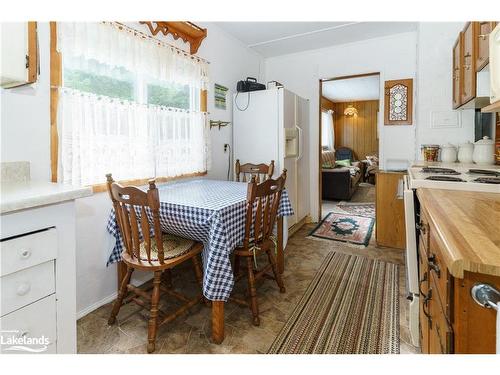 1041 Longline Lake Road, Baysville, ON - Indoor Photo Showing Dining Room