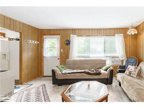 1041 Longline Lake Road, Baysville, ON - Indoor Photo Showing Other Room