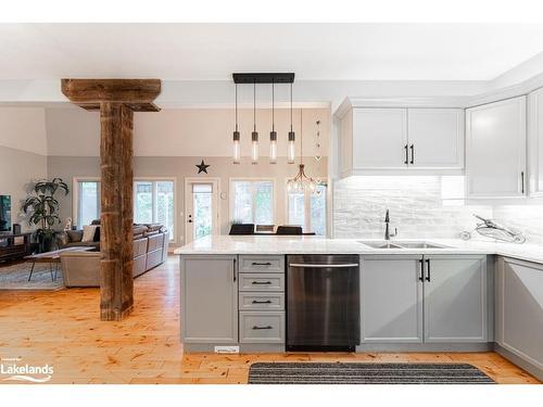 13-5 Invermara Court, Orillia, ON - Indoor Photo Showing Kitchen With Double Sink With Upgraded Kitchen