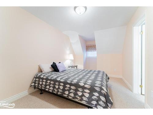 13-5 Invermara Court, Orillia, ON - Indoor Photo Showing Bedroom