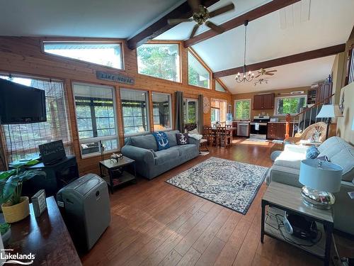 4 Severn River Sr406, Coldwater, ON - Indoor Photo Showing Living Room