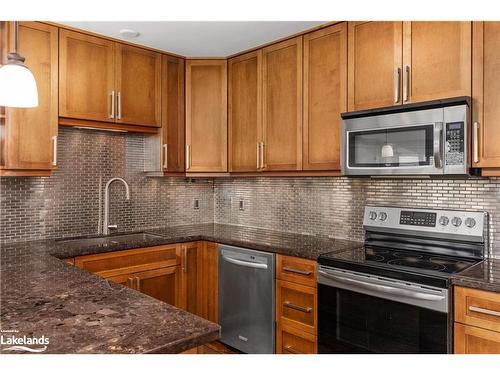 402-26 Dairy Lane, Huntsville, ON - Indoor Photo Showing Kitchen