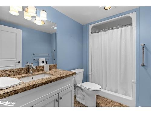 402-26 Dairy Lane, Huntsville, ON - Indoor Photo Showing Bathroom