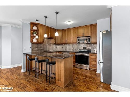 402-26 Dairy Lane, Huntsville, ON - Indoor Photo Showing Kitchen With Upgraded Kitchen