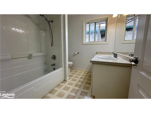 507 Joseph Street, Port Elgin, ON - Indoor Photo Showing Bathroom