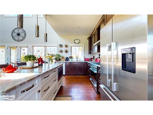 14 Georgian Grande Drive N, Oro-Medonte, ON - Indoor Photo Showing Kitchen