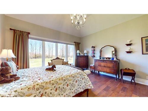 14 Georgian Grande Drive N, Oro-Medonte, ON - Indoor Photo Showing Bedroom