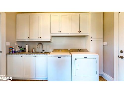 14 Georgian Grande Drive N, Oro-Medonte, ON - Indoor Photo Showing Laundry Room