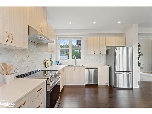 31-1082 Echo Hills Road, Lake Of Bays, ON - Indoor Photo Showing Kitchen