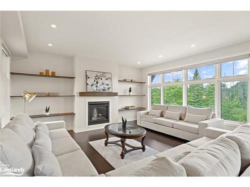 31-1082 Echo Hills Road, Lake Of Bays, ON - Indoor Photo Showing Living Room With Fireplace