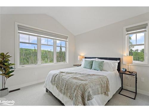 31-1082 Echo Hills Road, Lake Of Bays, ON - Indoor Photo Showing Bedroom