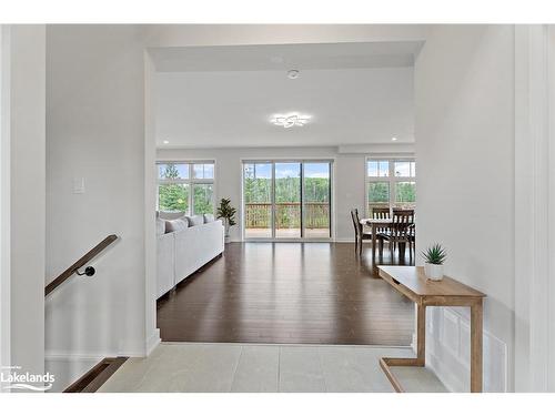 31-1082 Echo Hills Road, Lake Of Bays, ON - Indoor Photo Showing Living Room