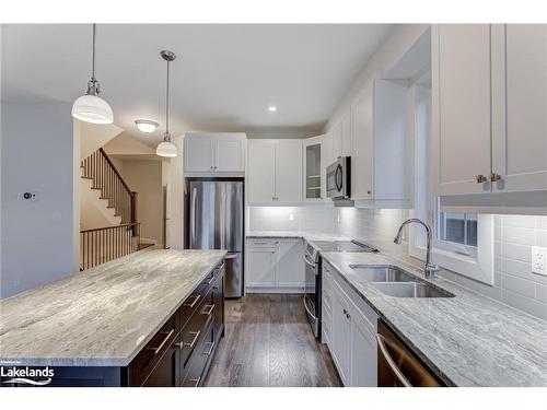 173 Yellow Birch Crescent, The Blue Mountains, ON - Indoor Photo Showing Kitchen With Stainless Steel Kitchen With Double Sink With Upgraded Kitchen