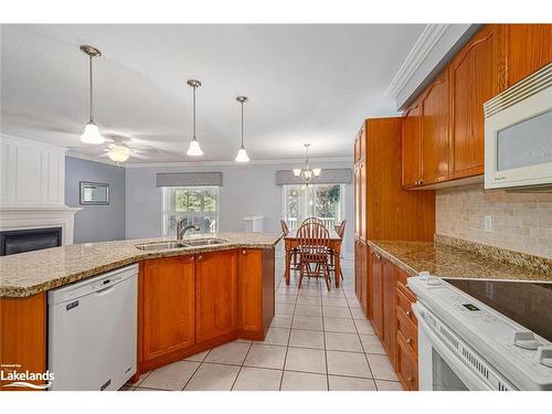 7 Trailwood Place, Wasaga Beach, ON - Indoor Photo Showing Kitchen With Double Sink