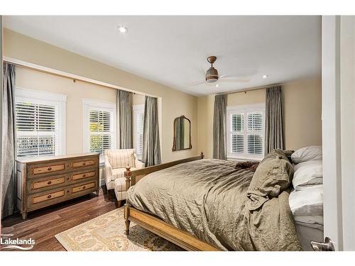 56 Bruce Street S, Thornbury, ON - Indoor Photo Showing Bedroom