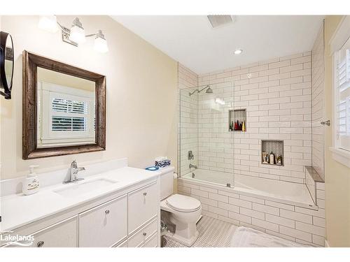 56 Bruce Street S, Thornbury, ON - Indoor Photo Showing Bathroom