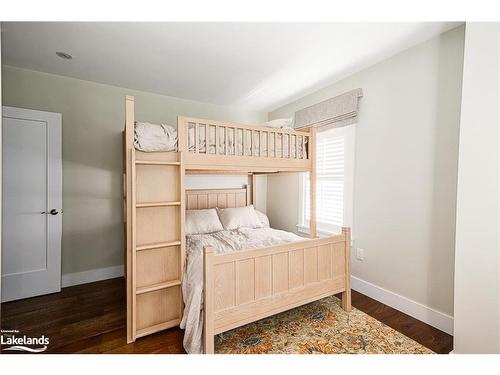 56 Bruce Street S, Thornbury, ON - Indoor Photo Showing Bedroom