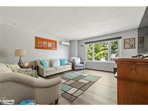 18 Rosetta Street, Parry Sound, ON - Indoor Photo Showing Living Room