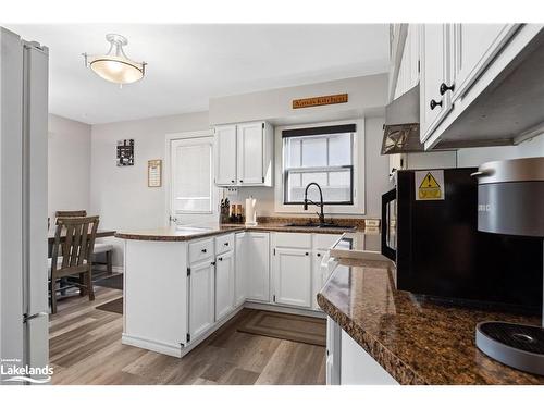 18 Rosetta Street, Parry Sound, ON - Indoor Photo Showing Kitchen