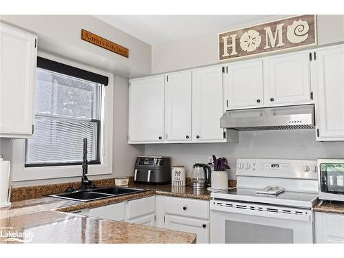 18 Rosetta Street, Parry Sound, ON - Indoor Photo Showing Kitchen With Double Sink