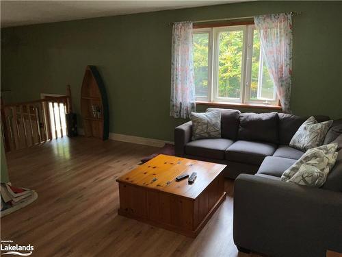 356 Chub Lake Road, Huntsville, ON - Indoor Photo Showing Living Room