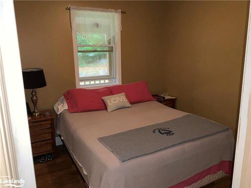 356 Chub Lake Road, Huntsville, ON - Indoor Photo Showing Bedroom