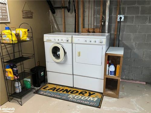 356 Chub Lake Road, Huntsville, ON - Indoor Photo Showing Laundry Room