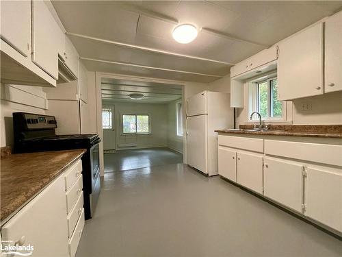 53 Ceramic Mine Rd S Road, Huntsville, ON - Indoor Photo Showing Kitchen