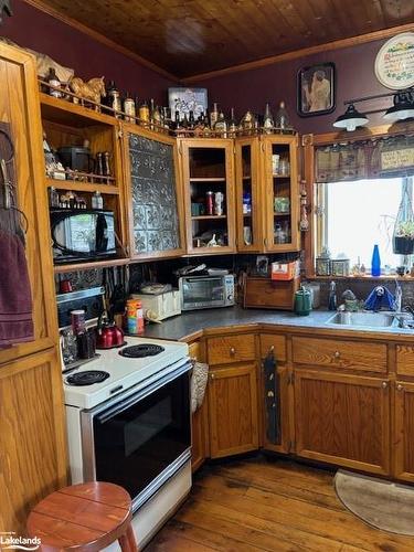 1227 Baseline Road, Severn Bridge, ON - Indoor Photo Showing Kitchen With Double Sink