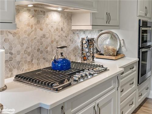 39 Clearbrook Trail, Bracebridge, ON - Indoor Photo Showing Kitchen