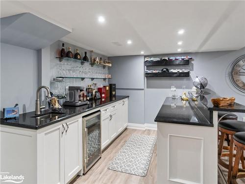 39 Clearbrook Trail, Bracebridge, ON - Indoor Photo Showing Kitchen